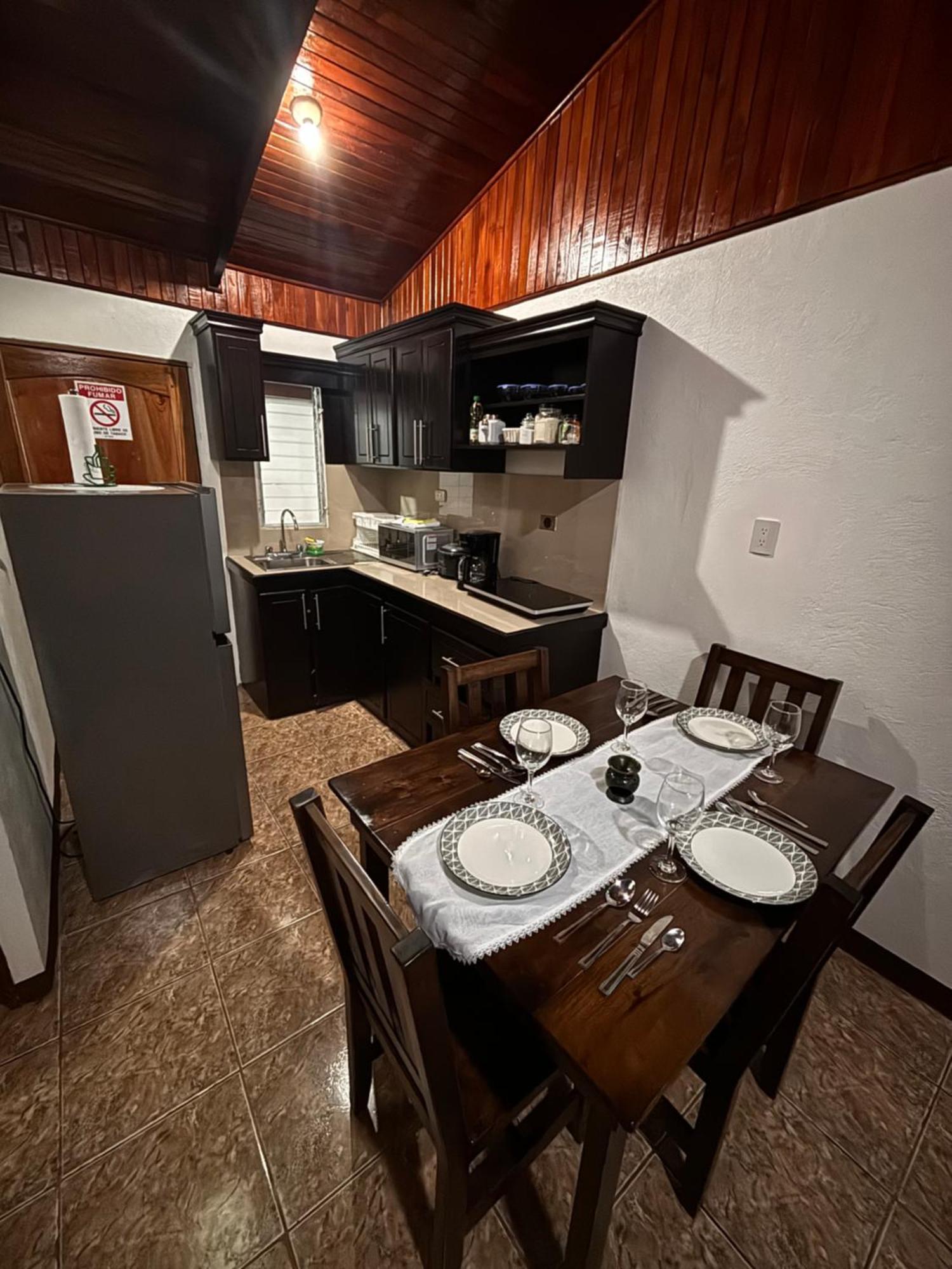 Apartamentos Maily La Fortuna Exterior photo